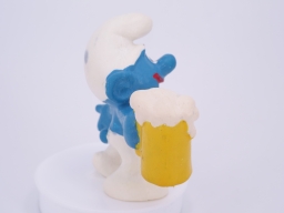 Schtroumpf avec bière - photo