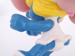 Schtroumpfette en voiture - photo