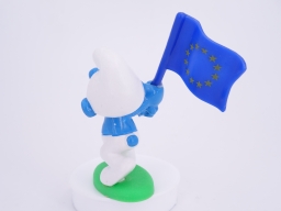 Schtroumpf avec drapeau Européen - photo