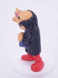 Gargamel avec fioles de laboratoires / verres - photo