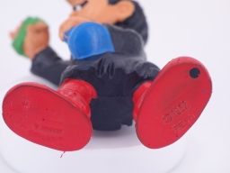 Gargamel mit Labor- / Glasgefäßen - photo