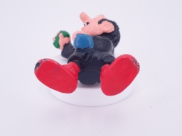 Gargamel mit Labor- / Glasgefäßen - photo