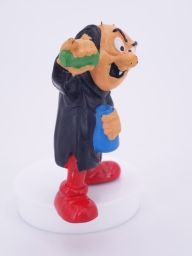 Gargamel mit Labor- / Glasgefäßen - photo