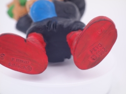 Gargamel mit Labor- / Glasgefäßen - photo