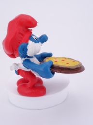 Grand Schtroumpf avec pizza - photo