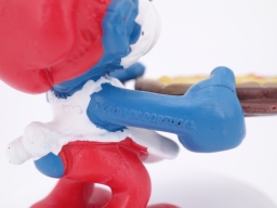 Grand Schtroumpf avec pizza - photo