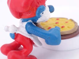 Grand Schtroumpf avec pizza - photo