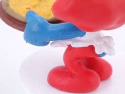 Grand Schtroumpf avec pizza - photo