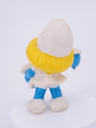 Schtroumpfette avec bouquet de fleurs - photo