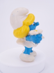 Schtroumpfette avec bouquet de fleurs - photo