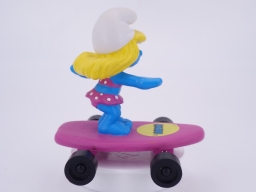 Schtroumpfette skateboard - photo