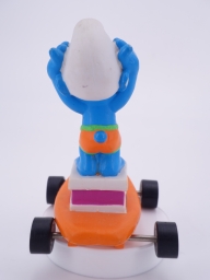 Schtroumpf sur plongeoir skateboard - photo