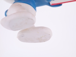 Schtroumpf avec panneau de passage à niveau - photo