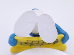 Schtroumpf chanteur avec partition - photo