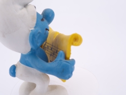 Schtroumpf chanteur avec partition - photo