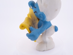 Schtroumpf chanteur avec partition - photo