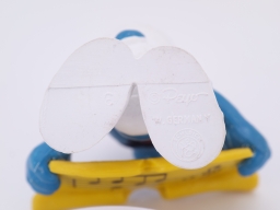 Schtroumpf chanteur avec partition - photo