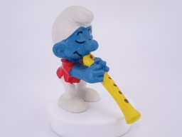 Schtroumpf avec flûte - photo