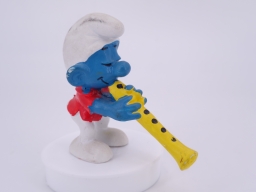 Schtroumpf avec flûte - photo