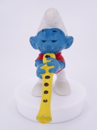 Schtroumpf avec flûte - photo