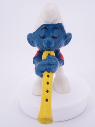 Schtroumpf avec flûte - photo