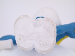 Schtroumpf avec brosse à dents et dentifrice - photo