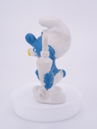 Schtroumpf avec brosse à dents et dentifrice - photo