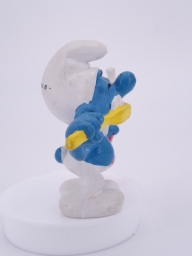 Schtroumpf avec brosse à dents et dentifrice - photo