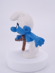 Schtroumpf blessé avec béquille - photo