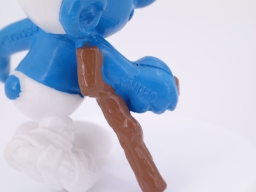 Schtroumpf blessé avec béquille - photo