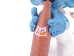 Schtroumpf assoiffé avec bouteille - photo