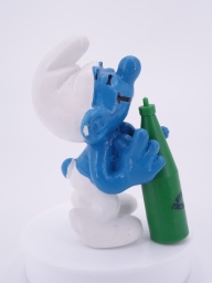 Schtroumpf assoiffé avec bouteille - photo