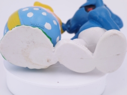 Schtroumpf avec œuf avec nœud - photo