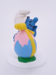 Schtroumpf avec œuf avec nœud - photo