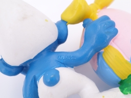 Schtroumpf avec œuf avec nœud - photo