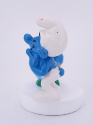 Schtroumpf avec œuf avec nœud - photo