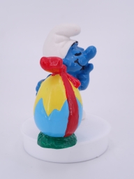 Schtroumpf avec œuf avec nœud - photo