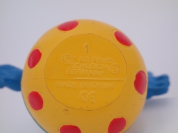 Schtroumpf qui sort d\'un œuf - photo