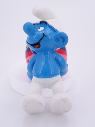 Schtroumpf qui porte un œuf - photo