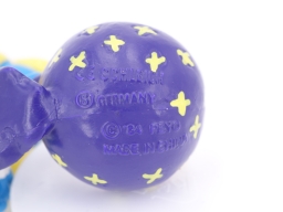 Schtroumpfette avec poussin qui sort d'un œuf - photo