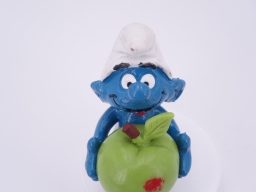 Schtroumpf avec pomme - photo