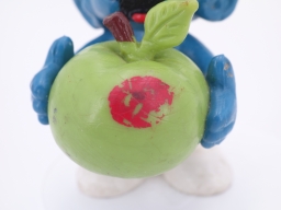 Schtroumpf avec pomme - photo