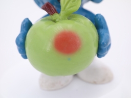Schtroumpf avec pomme - photo