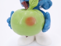 Schtroumpf avec pomme - photo