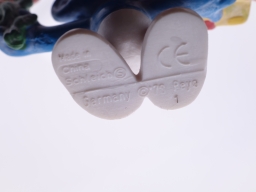 Schtroumpf avec cadeau et fleurs - photo