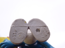 Schtroumpf avec cadeau et fleurs - photo