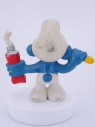 Schtroumpf avec brosse à dents et dentifrice - photo