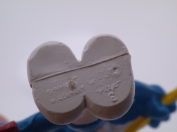 Schtroumpf avec brosse à dents et dentifrice - photo