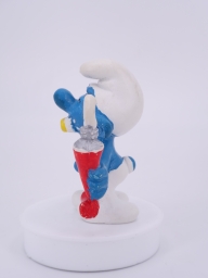 Schtroumpf avec brosse à dents et dentifrice - photo