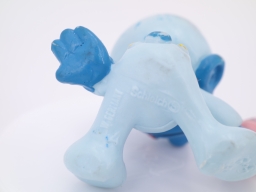 Bébé Schtroumpf avec glace - photo